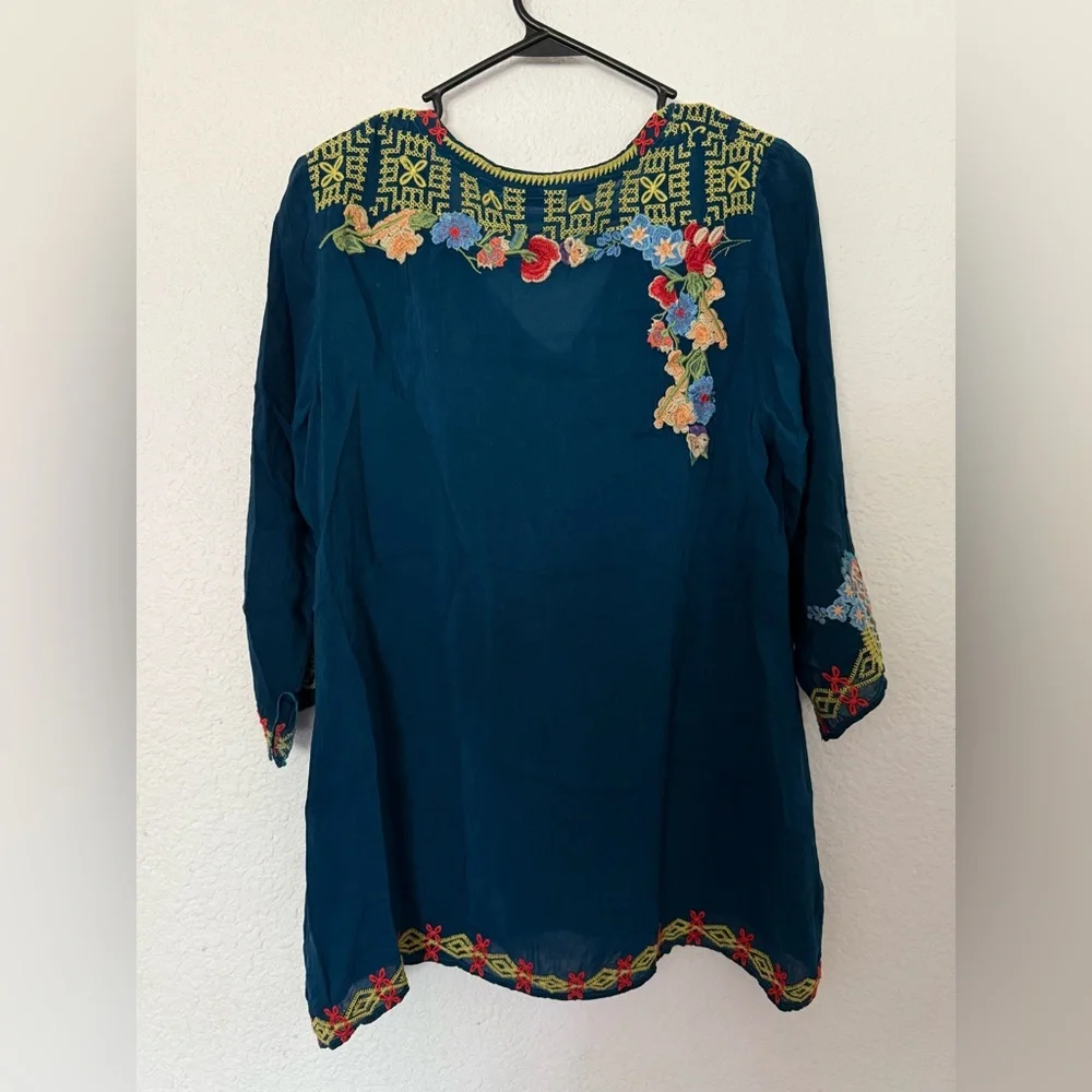 Johnny Was Embroidered Floral Blue Tunic Top Size: M - Picture 4 of 8